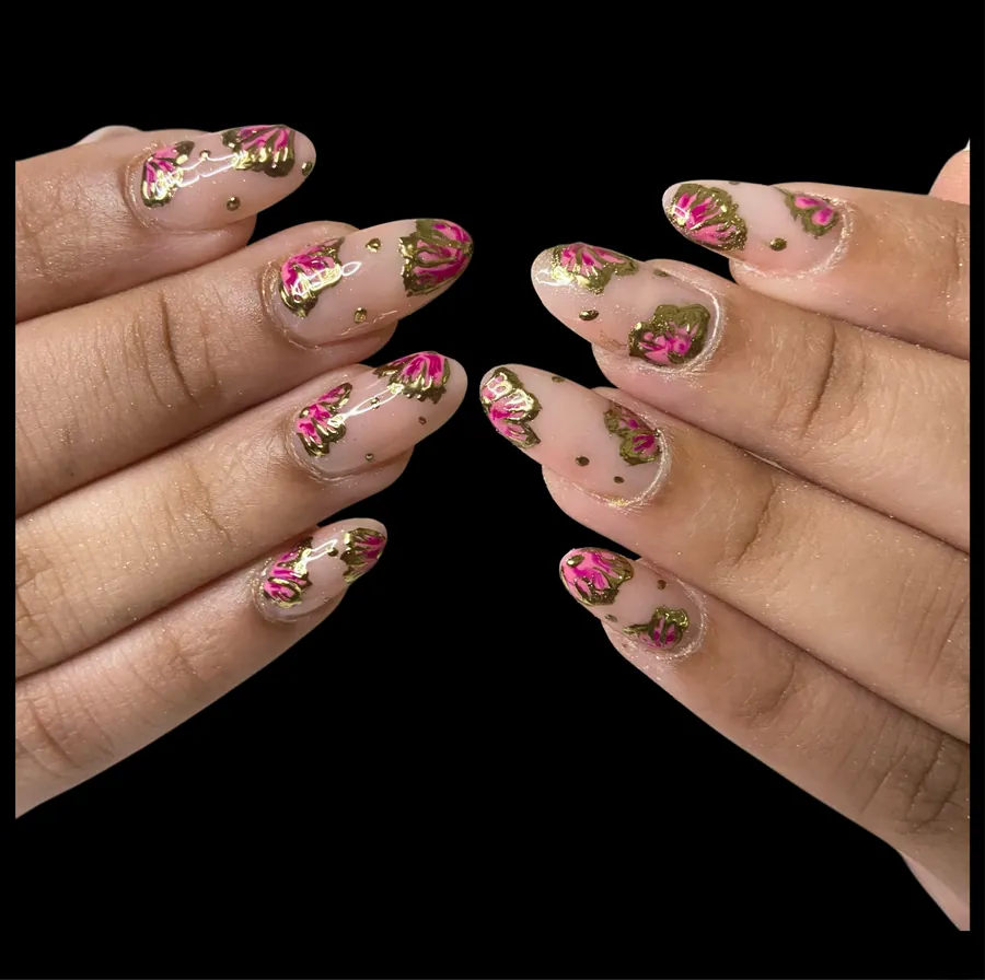Acrygel nude avec french fantaisie rose et or